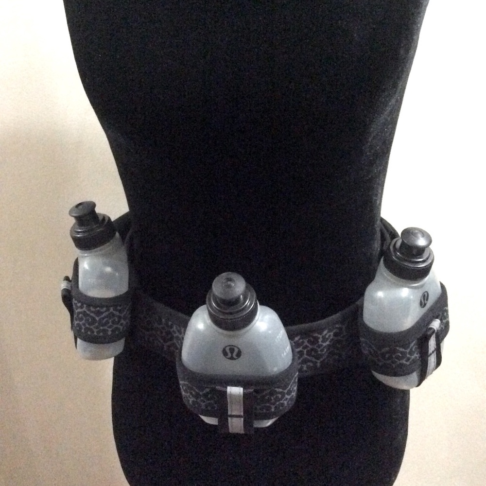 RARE Lululemon Athletica hydration belt